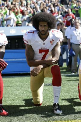 A Polêmica do Hino Nacional: Quando Colin Kaepernick Arrigou um Debate Sobre Justiça Social nos Estados Unidos